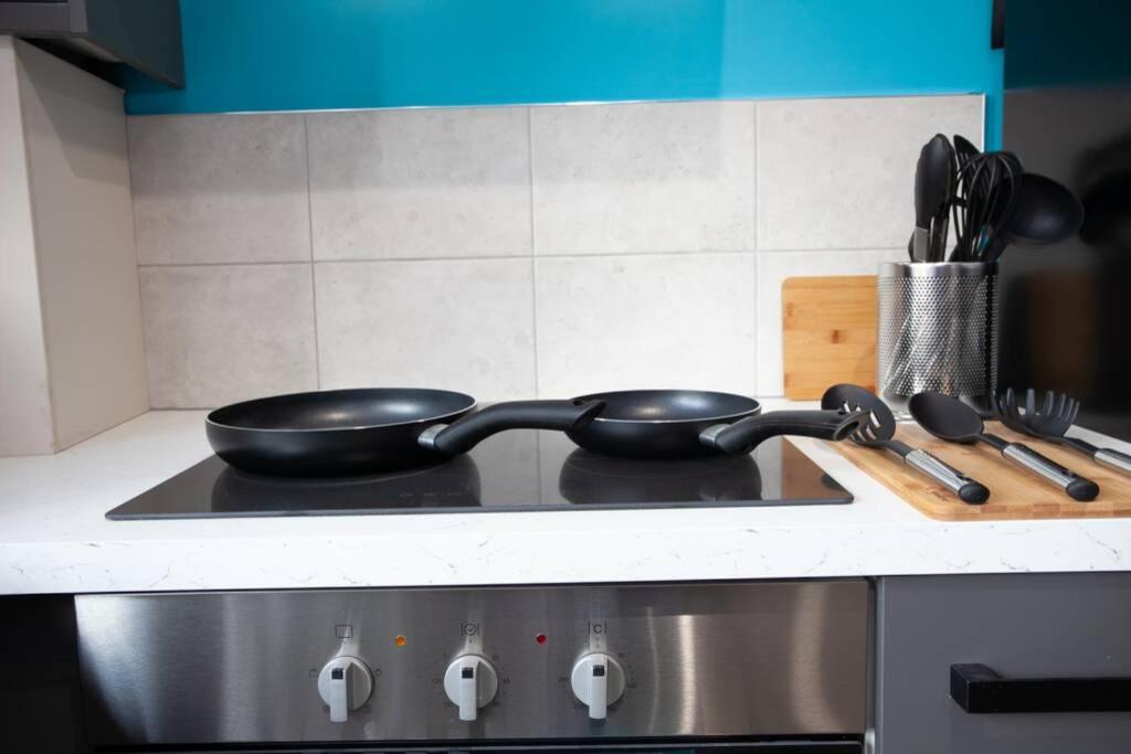 Stylish Central Location 2Bd Apartment Wigan Exteriör bild
